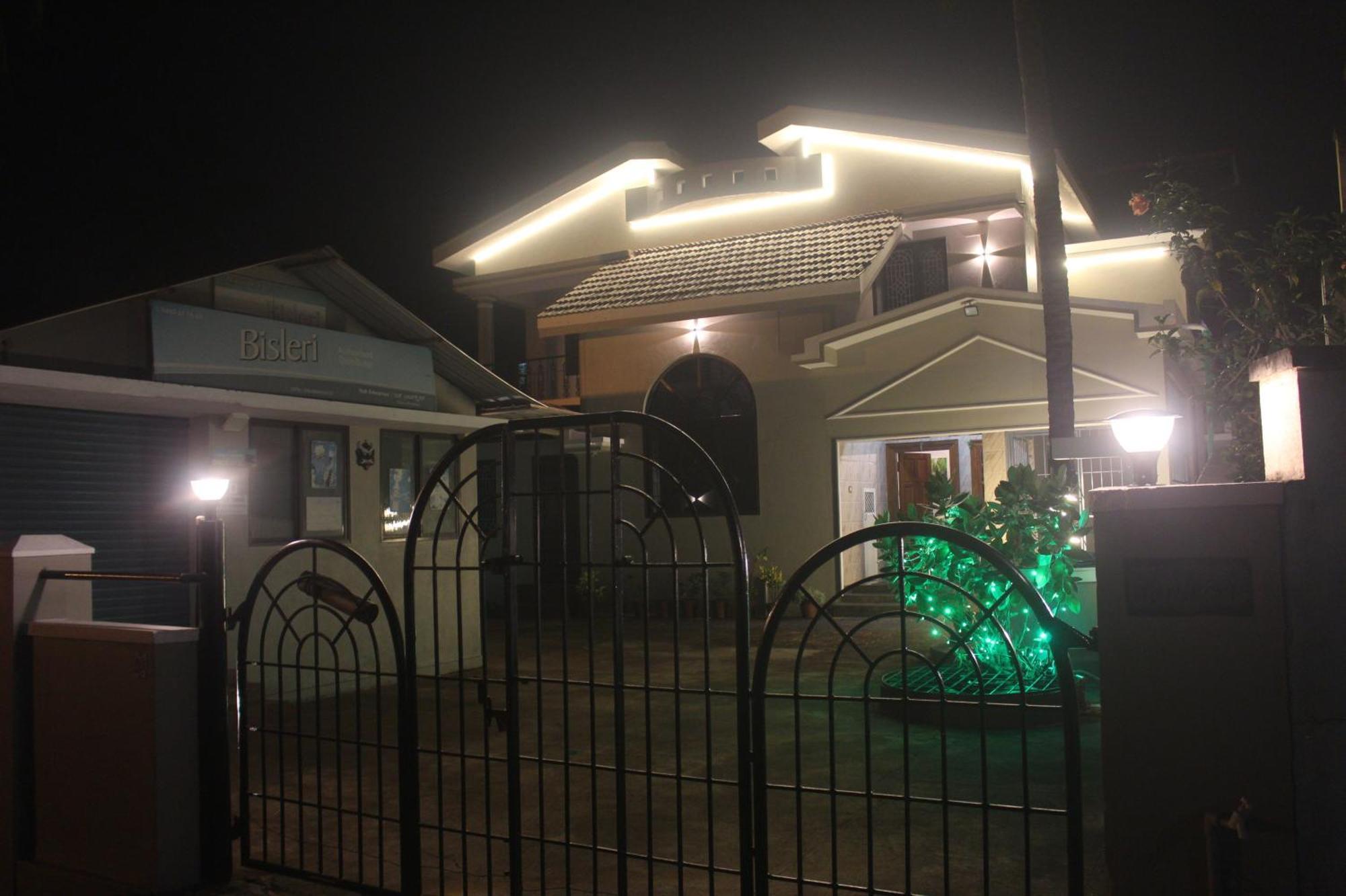 Tropical Villa Homestay Mangalore Exterior photo
